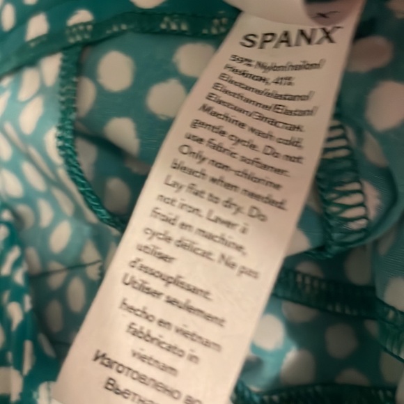 NWT! SPANX 6” Sunshine Shorts painted dot, sizes L (green)&XL (navy) 50213 $78 - Picture 10 of 11
